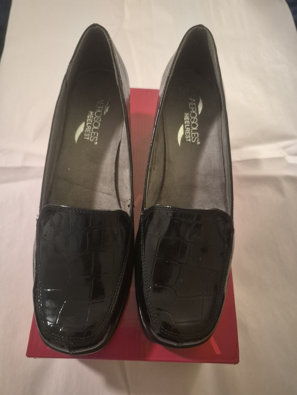 NWOT-Aerosoles Memory Foam Comfort Shoe-Size 9-Never Worn